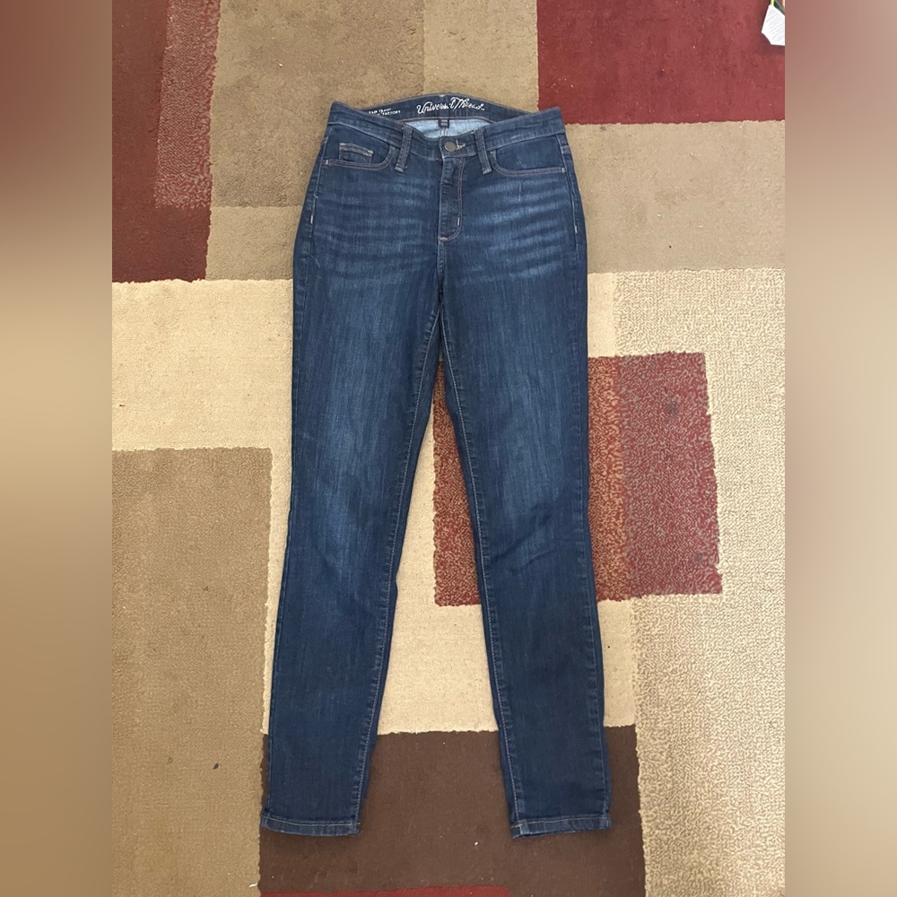 Universal Thread High Rise Skinny Size 2
